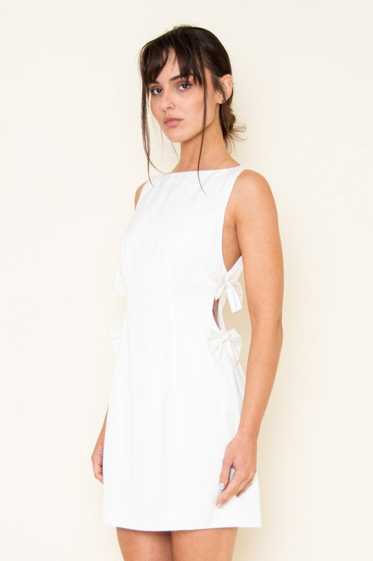 BOW DETAIL SLEEVELESS MINI DRESS - WHITE