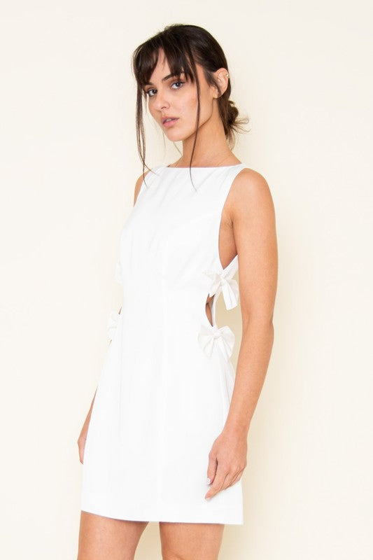 BOW DETAIL SLEEVELESS MINI DRESS - WHITE