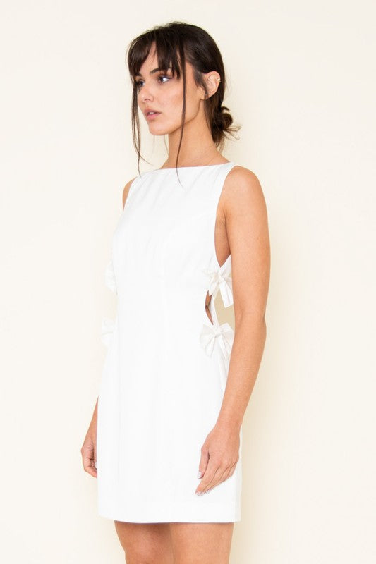 BOW DETAIL SLEEVELESS MINI DRESS - WHITE