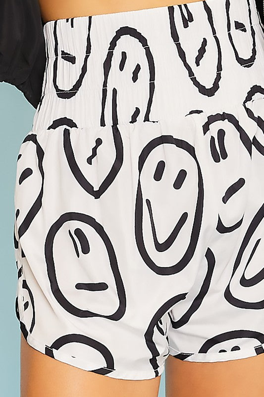 BLACK & WHITE HAPPY FACE PRINT SHORT