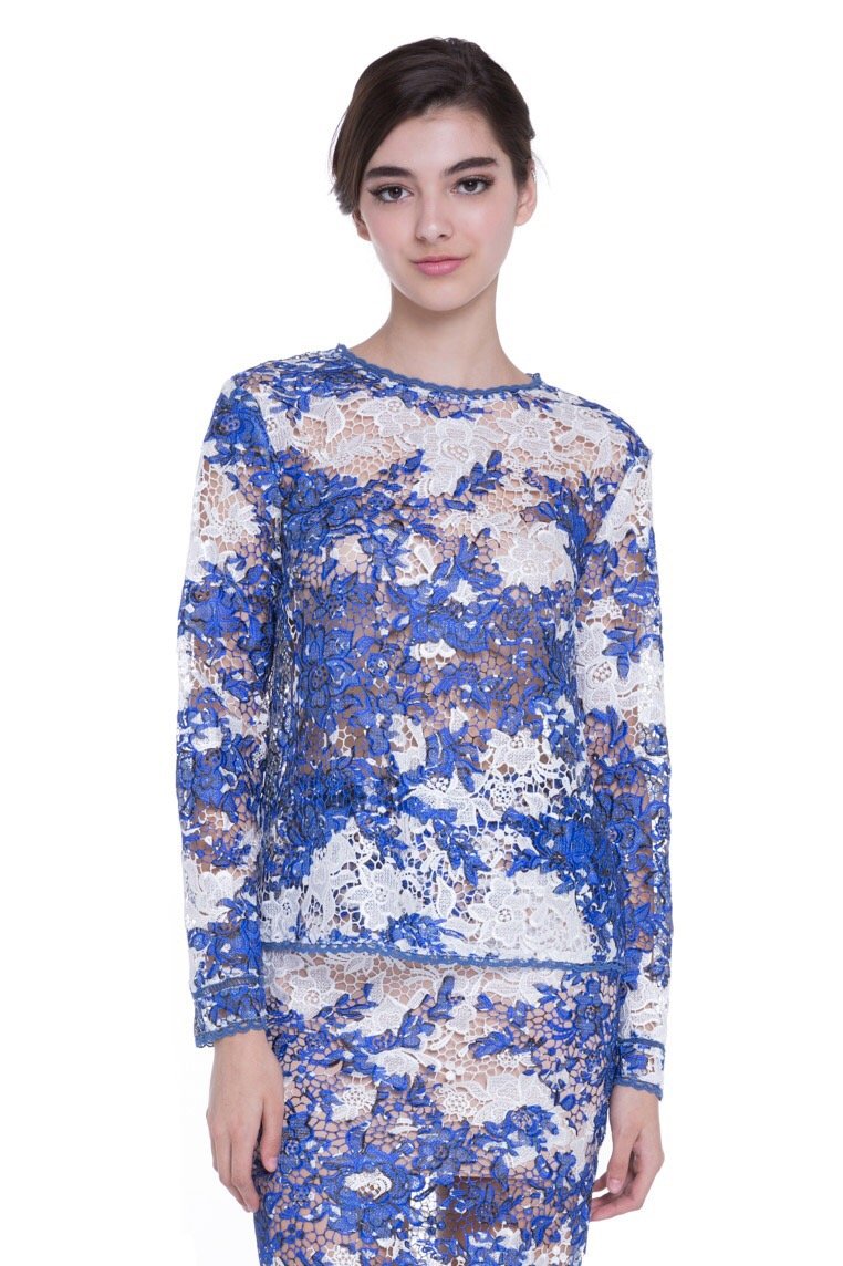 TOP DE ENCAJE BLANCO CON AZUL ROYAL